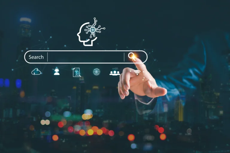Mano interactuando con motor de búsqueda, representando la integración de IA en estrategias de SEO.