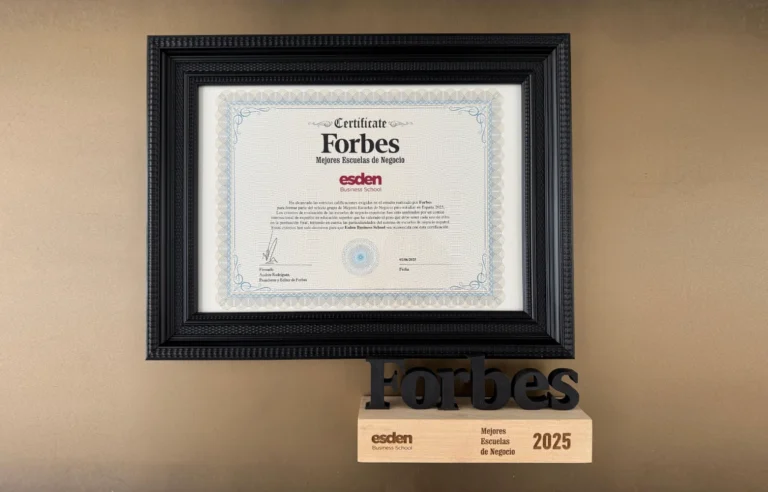 Diploma y sello Forbes otorgado a Esden como Mejores Escuelas de Negocio 2025